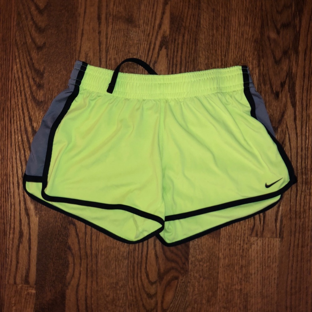 NIKE SHORTS